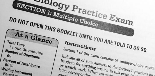 UC, SAT 점수를 심사 항목으로 유지