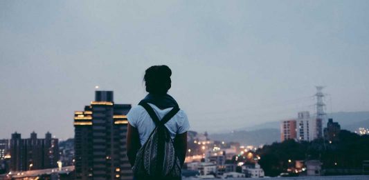 나만의 독특함 필요해…뻔한 아시안 인상 피해야