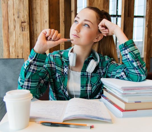 합격 통지서를 받았다, 어느 대학을 선택할까?