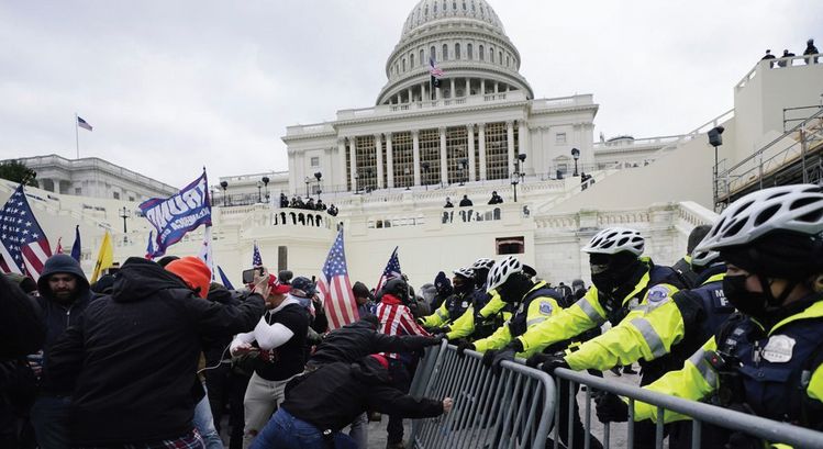민주주의의 전통 가르치는 기회로 삼아야