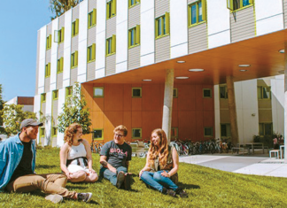 바이올라 대학, 113 년역사 보수적인 기독교 교육으로 유명