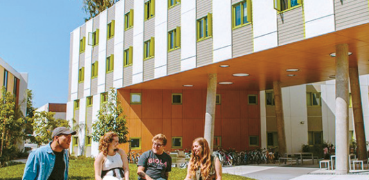 바이올라 대학, 113 년역사 보수적인 기독교 교육으로 유명