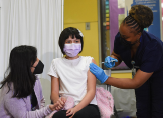 뉴욕시 공립교 어린이 백신 접종 시작