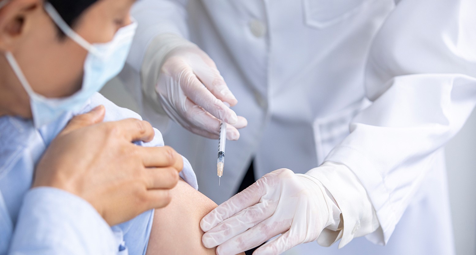 워싱턴 3개 대학 3차접종 의무화