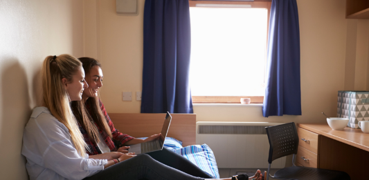 UC버클리 소송 배경, 가주 대학기숙사 건축법 완화 추진