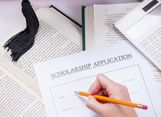 장학금 찾기 프로젝트…수혜자 프로필 연구해라