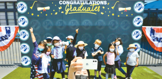 공립학교 못 믿겠다…기독교인 학부모들 자녀 뺀다