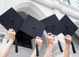 뉴저지주 대학생 정시졸업률 절반 수준