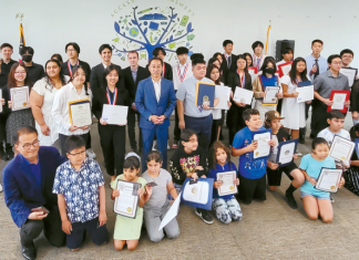 풀러턴 시장 프레드 정, 굿핸즈포원 학생들 표창