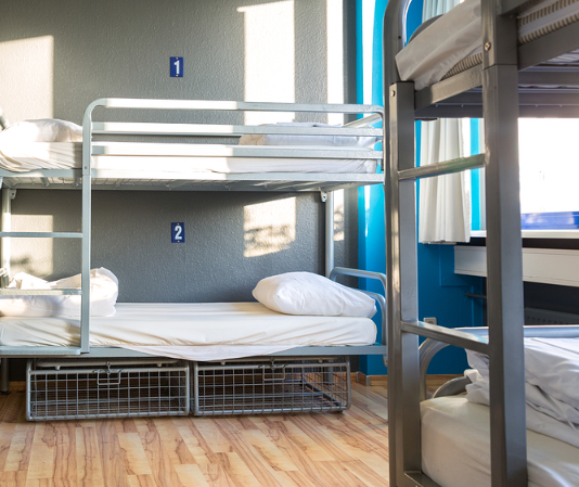 UCLA 기숙사 프로젝트 좁은 방 사이즈로 잠정 중단