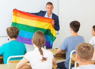 가주 공립학교 ‘동성애 교육’ 허용…뉴섬 가주지사 법안에 서명