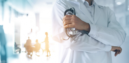 의대 정원 제한·긴 수련 기간에 의사 태부족