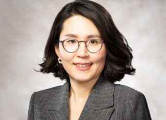 아칸소대 ‘올해의 멘토’에 한인 선정…데일 범퍼스 조은주 조교수