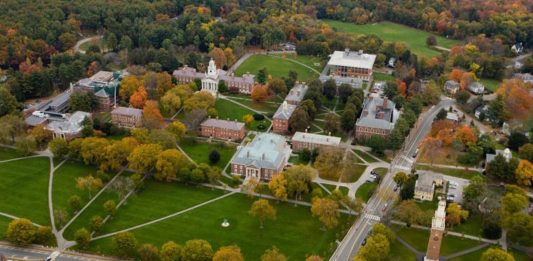 보딩 스쿨의 장단점…최고 수준 교사와 멘토십 통한 최고 교육