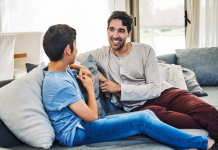 성 정체성 고민, “학교는 부모와 정보 공유해야 한다”
