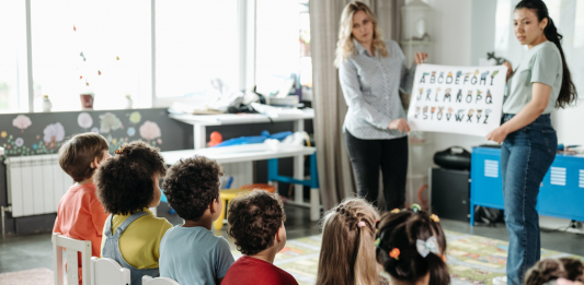 킨더가튼 입학 시기…성장 기다려 늦게 보내면 학습 흥미 잃기도