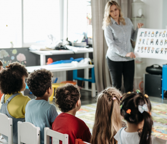 킨더가튼 입학 시기…성장 기다려 늦게 보내면 학습 흥미 잃기도