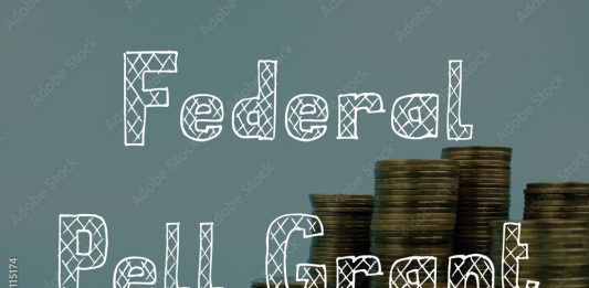 작년 뉴욕주 고교 졸업생, 펠그랜트 2억2500만불 놓쳐 Federal Pell Grant phrase on the piece of paper.