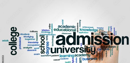 입시 결과가 보여준 현실, 지금 바꾸지 않으면 늦어 Admission word cloud concept on grey background