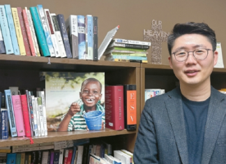 “거저받은 사랑을 여러분에게”…신학생들에 2만불 장학금