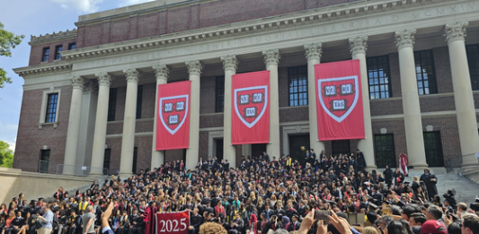 결국 트럼프의 승리? 컬럼비아대 이어 하버드대도 합의금 검토