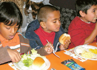 새 학기 점심값 급등세…학부모 가계 부담 가중